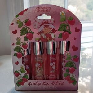 NEW Strawberry Shortcake Rosehip Infused Lip Oil Set